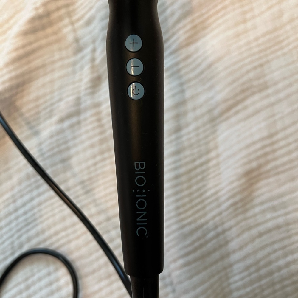 Bio Ionic Black Hair Styling Tool long barrel